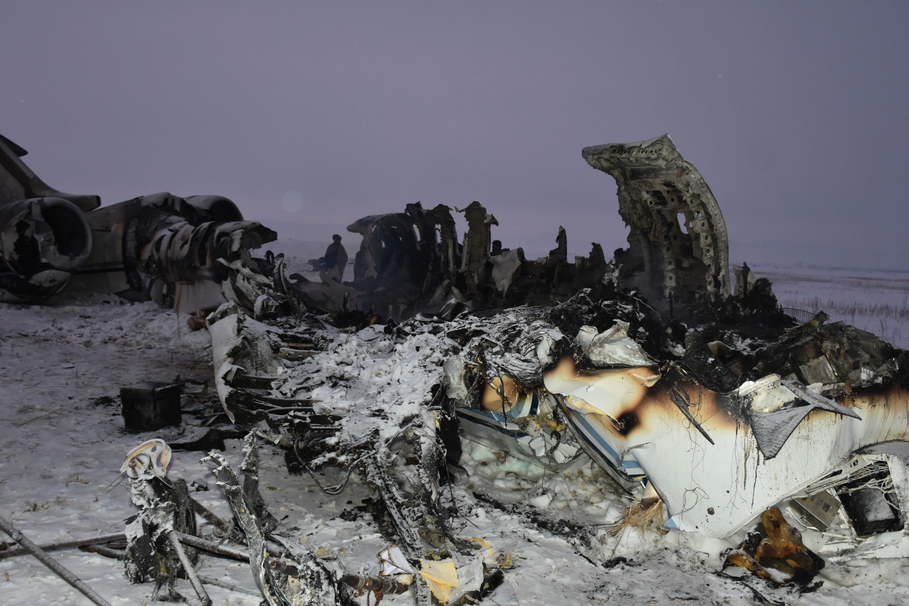 (200128) -- GHAZNI, Jan. 28, 2020 () -- Photo taken on Jan. 27, 2020 shows the wreckage of the crashed plane in Deh Yak District of Ghazni Province, Afghanistan. The Afghan Taliban claimed Monday that its fighters shot down a U.S. aircraft in the country's eastern Ghazni province, while the U.S. military said there are 